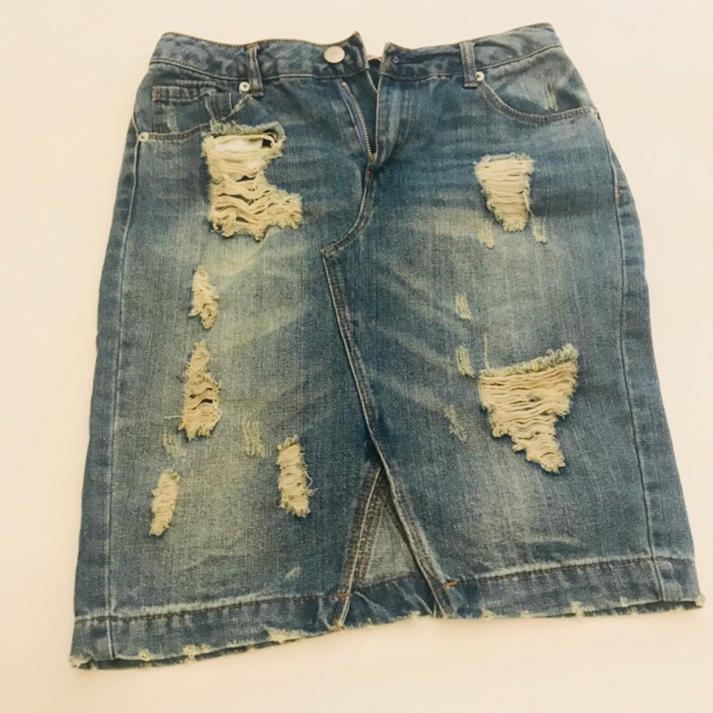 Jean ripped pencil skirt size 3 brand new no tags